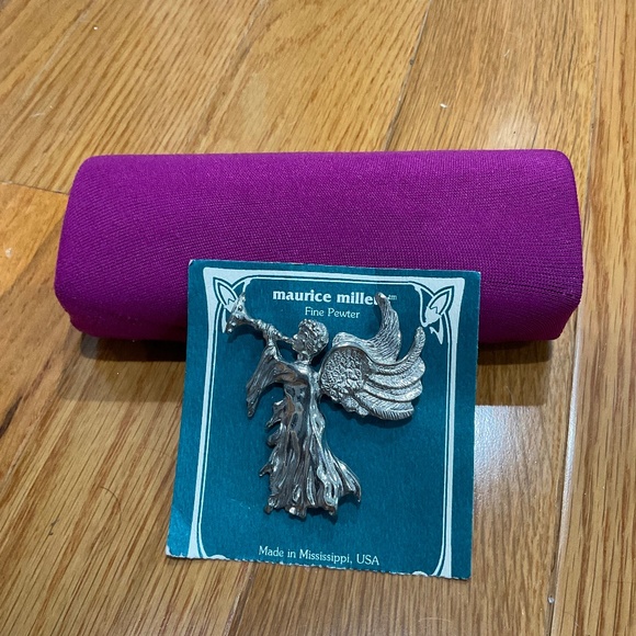 Maurice Milleur Fine Pewter Angel Blowing Trumpet Pin - Picture 1 of 5